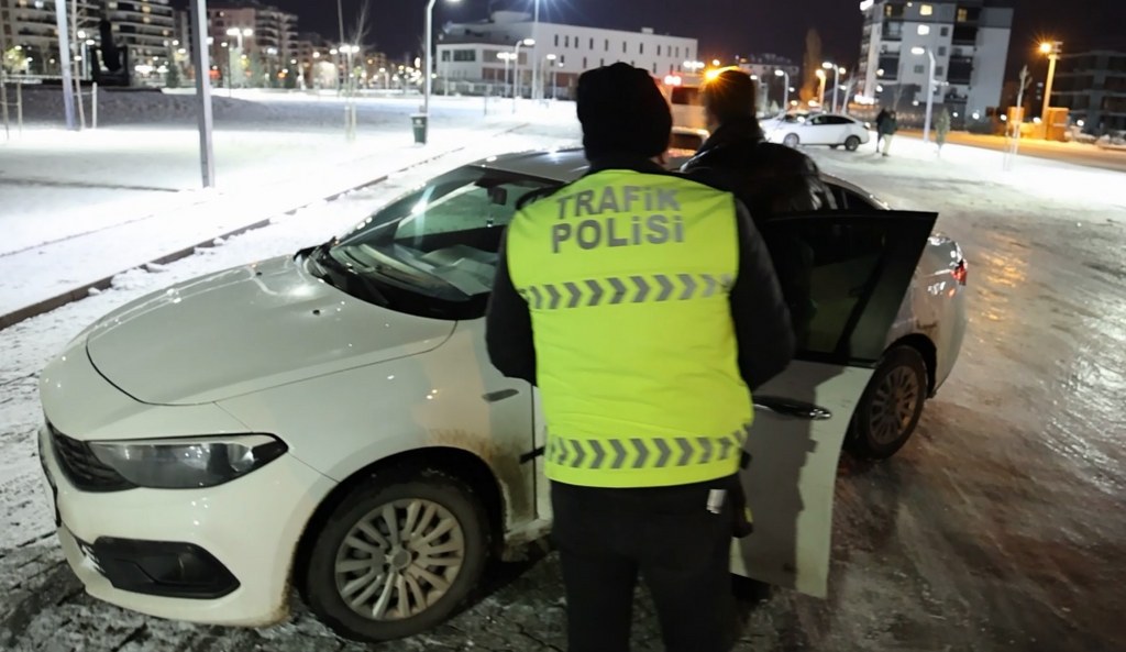 Drift atan 2 sürücüye 111 bin lira ceza kesildi