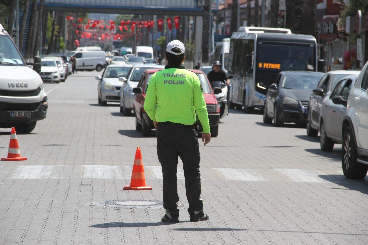 Fethiye’de ticari araçlarda tütün denetimi