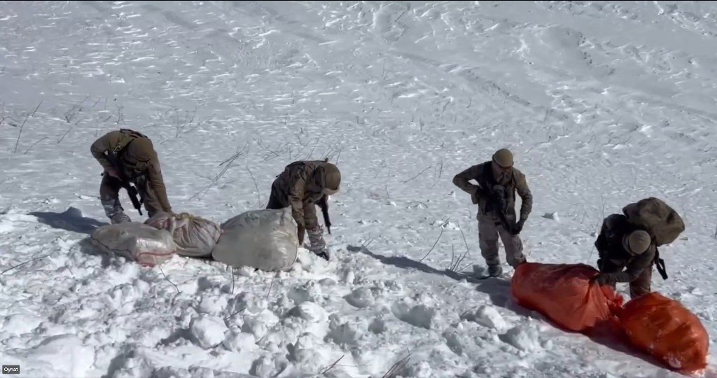 332 kilogram skunk, 16 kilogram metamfetamin ele geçirildi