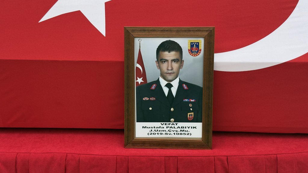 Görevi başında rahatsızlanan uzman çavuş hayatını kaybetti