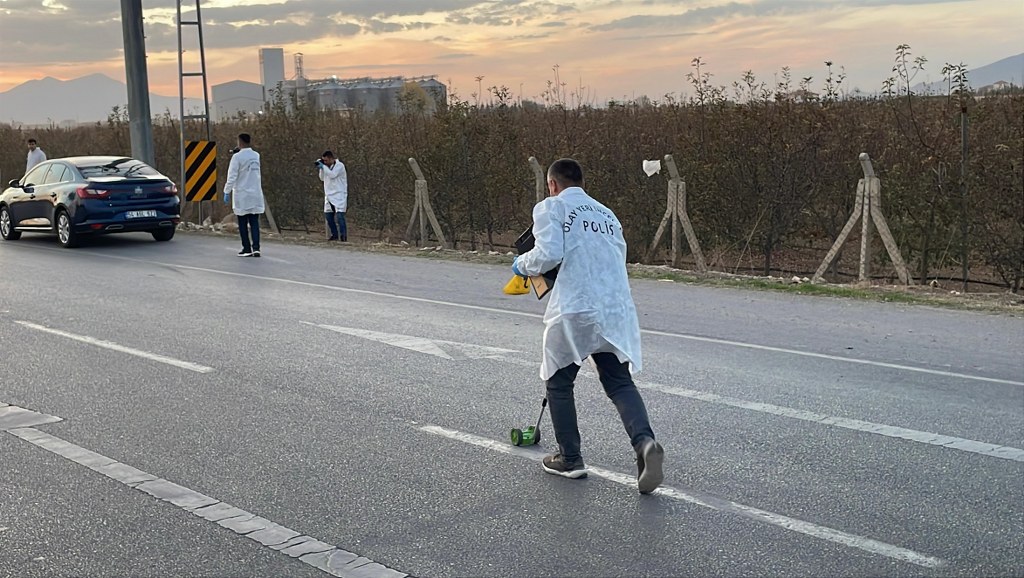 Otomobilin çarptığı yaşlı kadın hayatını kaybetti