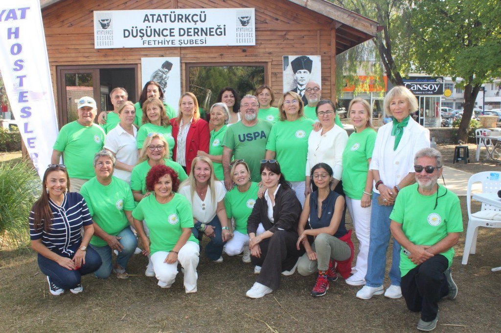 Yat Hostesleri Derneği, kadınlar için bir araya geldi
