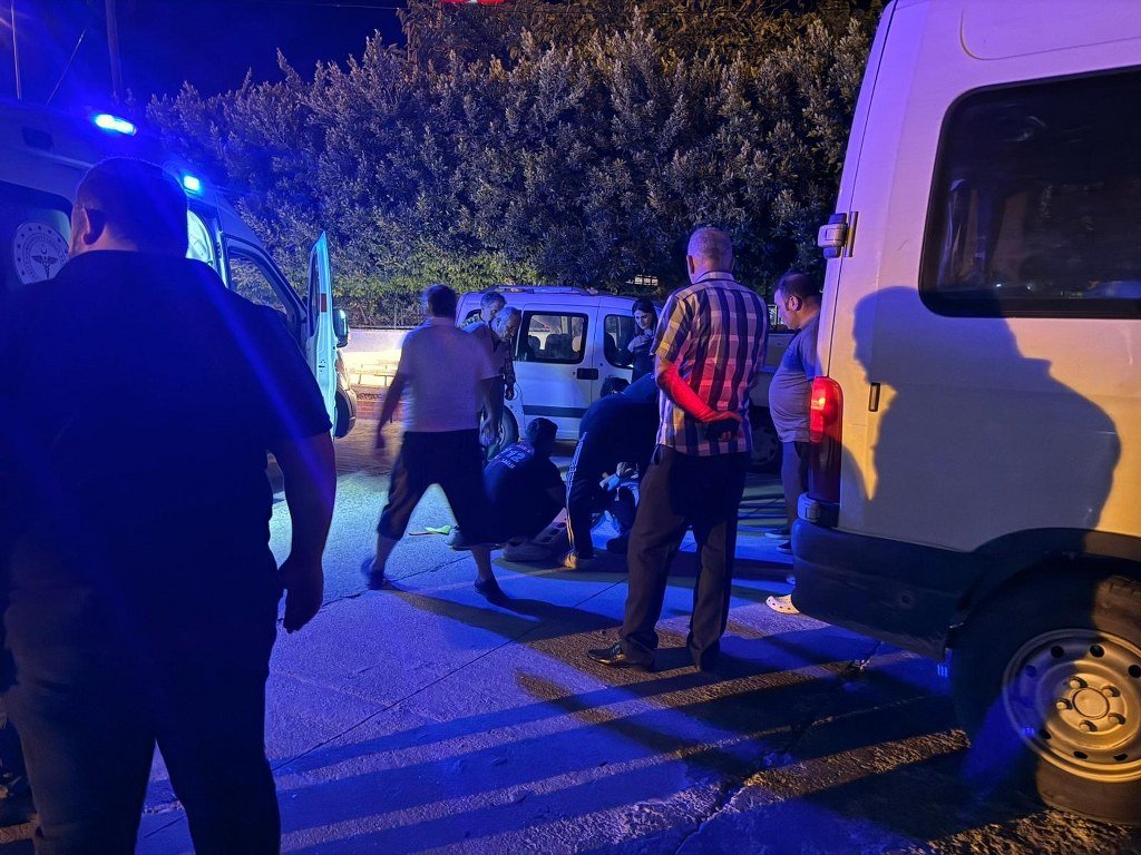 Minibüsün çarptığı yaya yaralandı