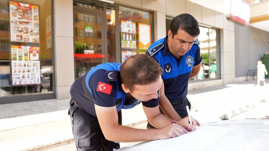  Tarihi geçmiş bebek maması satan 2 market mühürlendi