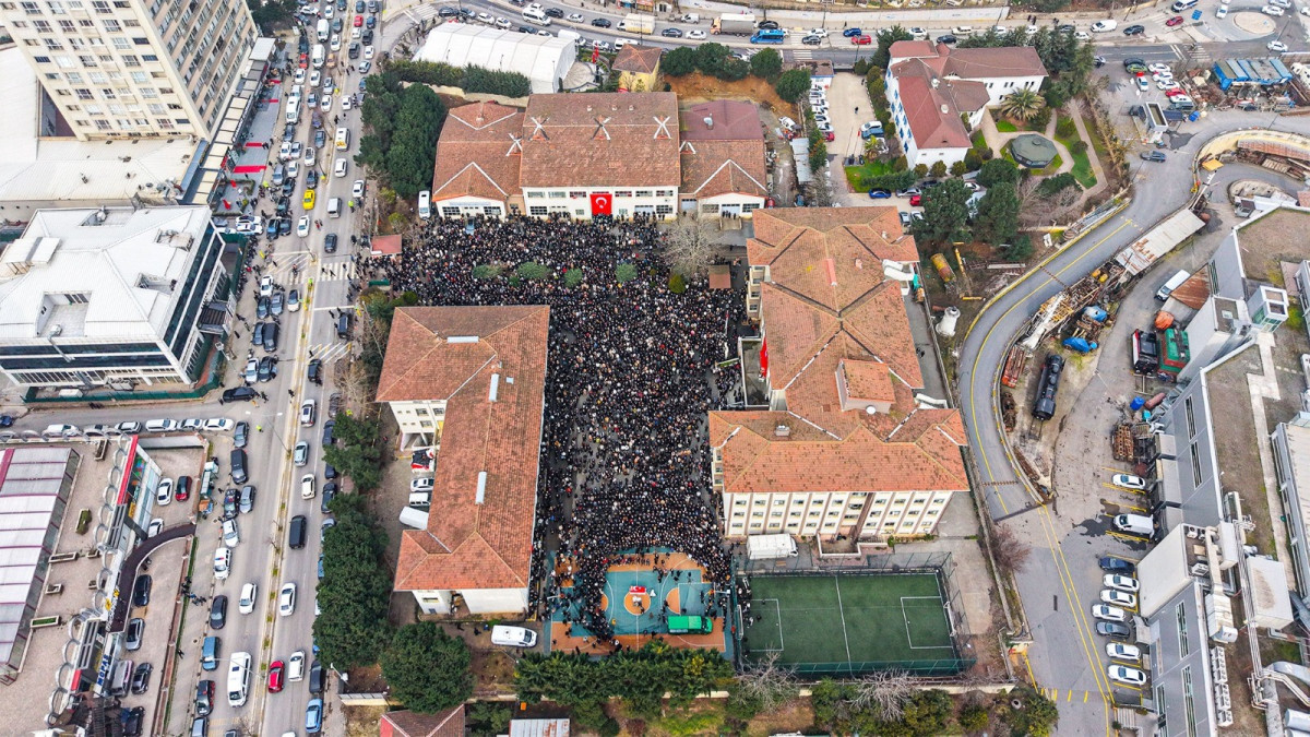 Yüzlerce meslektaşı Fatma Nur öğretmeni son yolculuğuna uğurladı