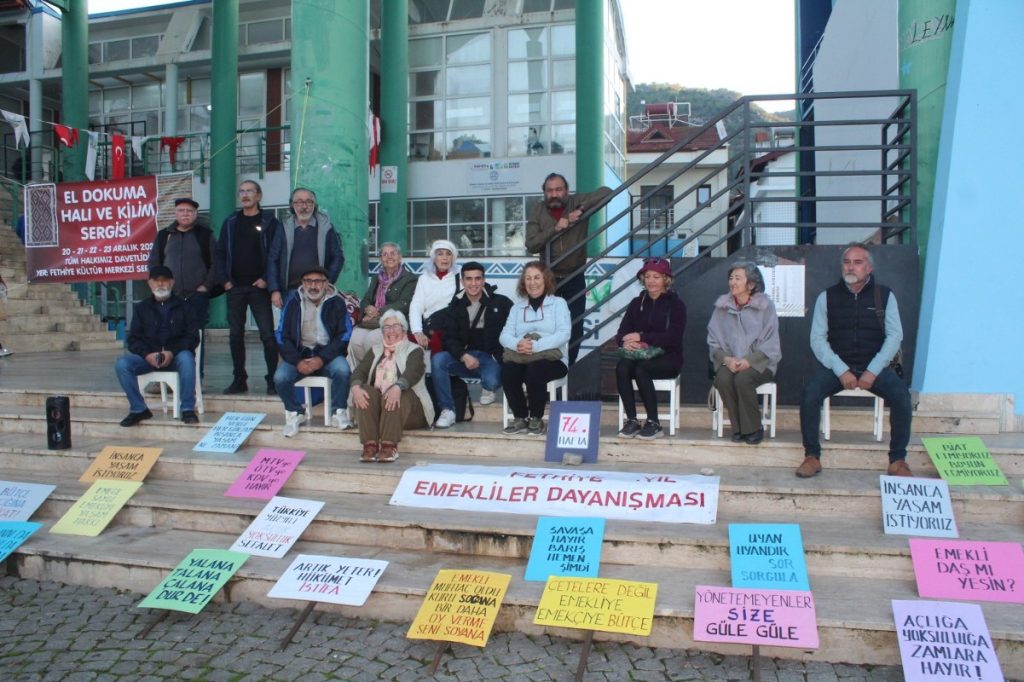 Emekliler 74. eylemini gerçekleştirdi