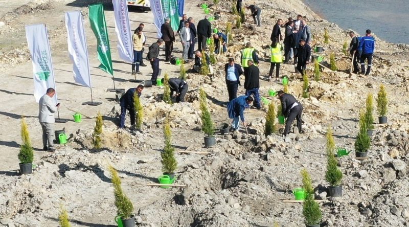 Yeniköy Kemerköy Enerji, Hüsamlar eski maden sahasında Milaslı muhtarlarla fidan dikti