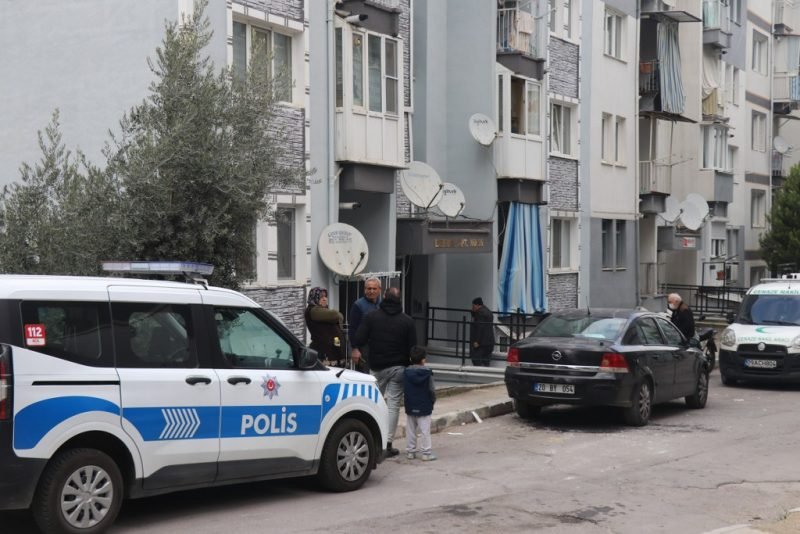 Yaşlı adam evinde ölü bulundu