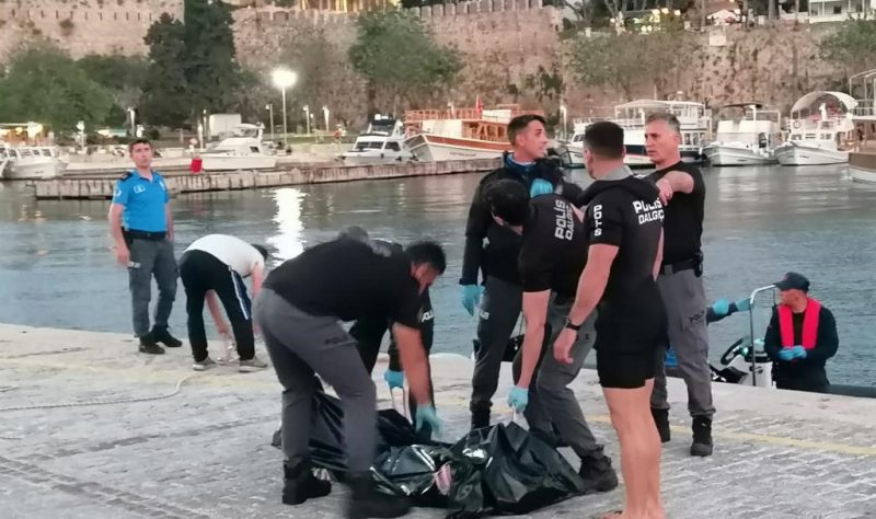 Manzara izlerken falezlerden düşen yabancı uyruklu genç öldü