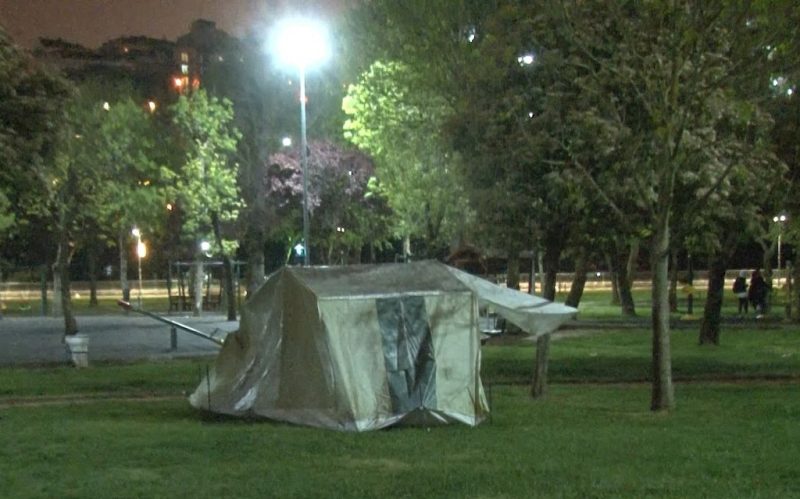 İstanbullular 2. gecede de çadırda ve sokakta