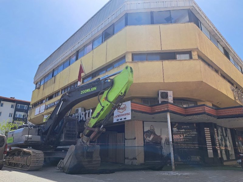 İşhanının yıkımı için geri sayım başladı