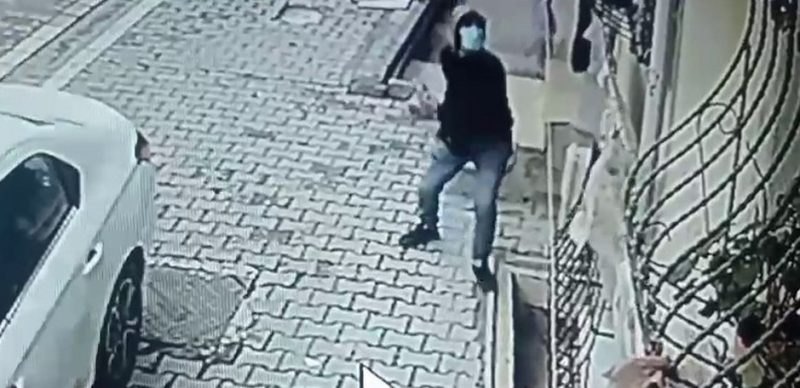  Boşanmak isteyen eşinin evinde kezzapla dehşet saçtı