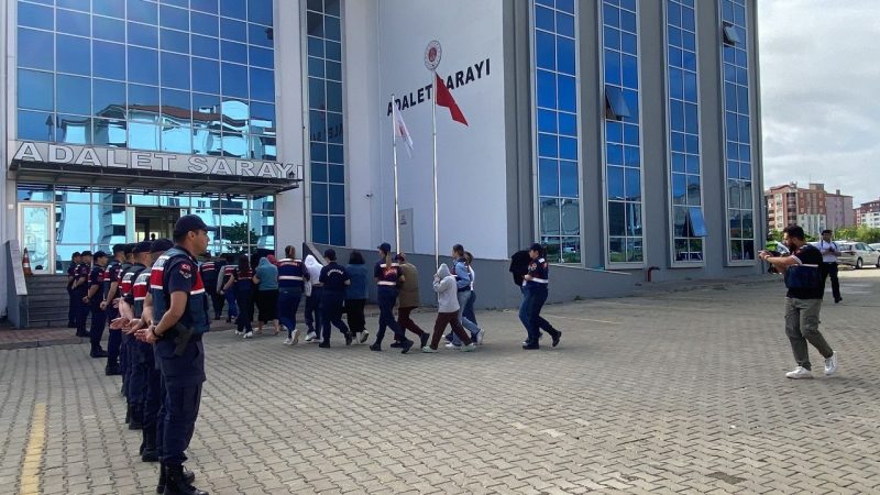 12 kadının kurtarıldığı fuhuş operasyonunda 6 şüpheli tutuklandı