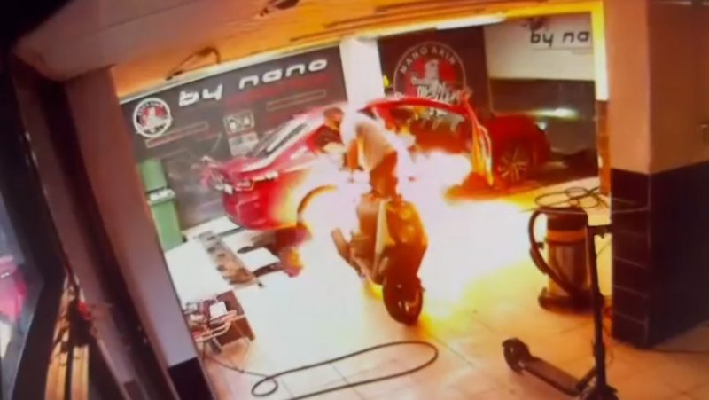 Oto yıkamacıdaki yangın güvenlik kamerasında