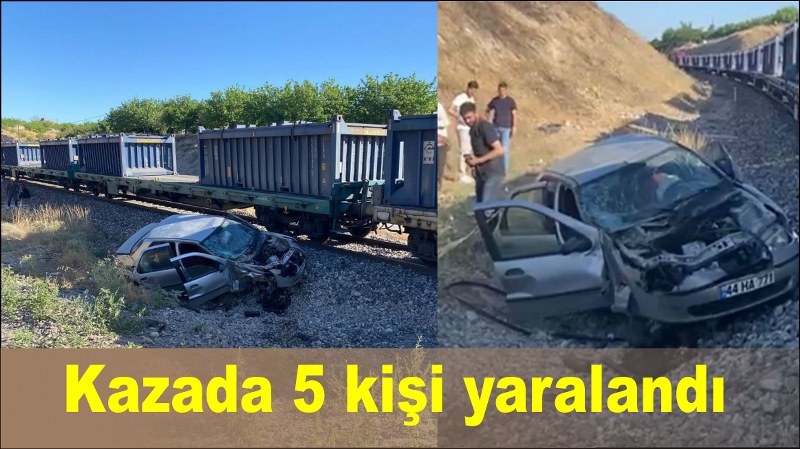 Yük treni hemzemin geçitte otomobile çarptı: 5 yaralı