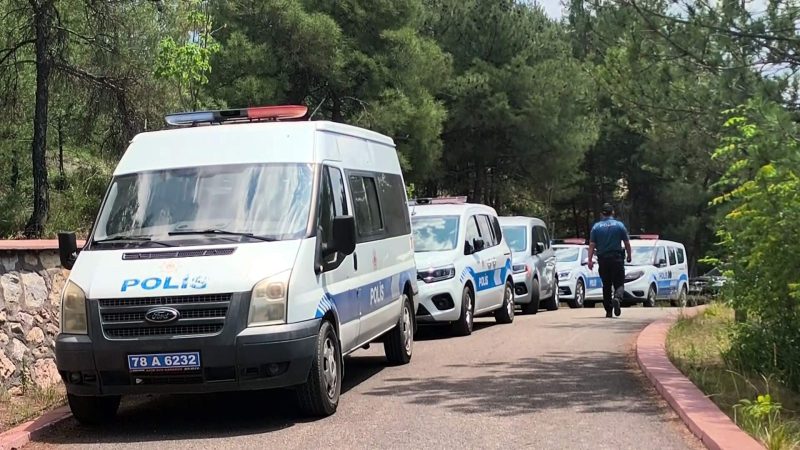 Ağaca asılı halde erkek cesedi bulundu