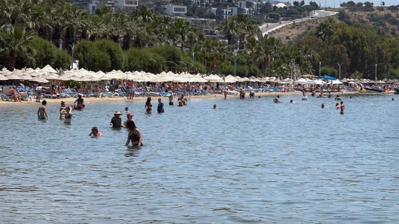 Bodrum sahillerinde ‘bayram’ yoğunluğu