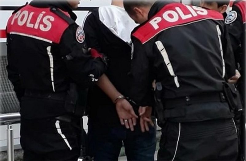 Dur’ ihtarına uymayan ehliyetsiz sürücü yakalandı