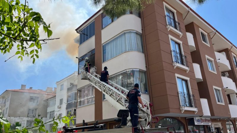 Yangında mahsur kalan 1 kişi kurtarıldı
