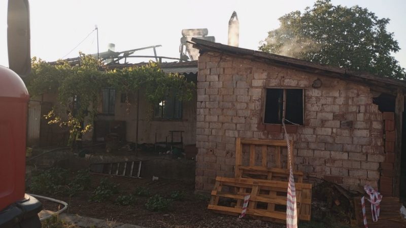 Yangında yatağa bağımlı yaşlı kadın hayatını kaybetti