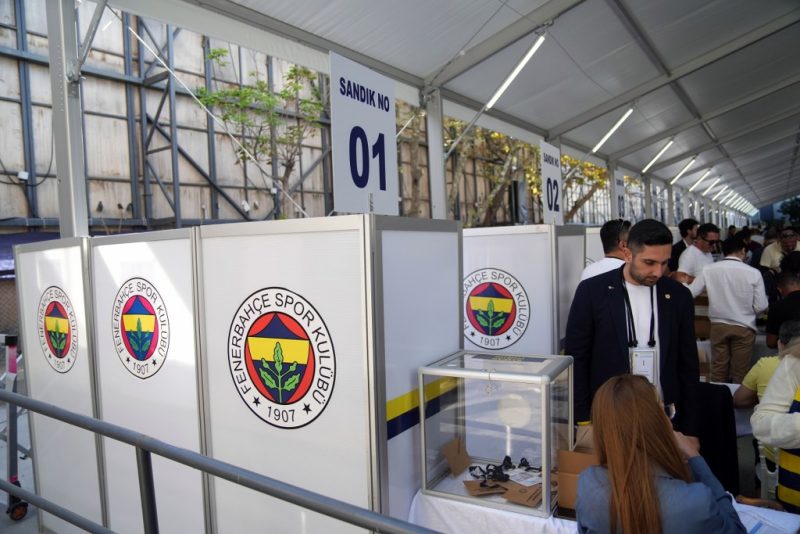  Fenerbahçe’de oy kullanma işlemi başladı