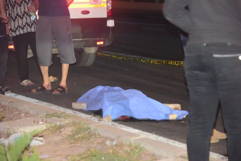 Otomobilin çarptığı  adam hayatını kaybetti