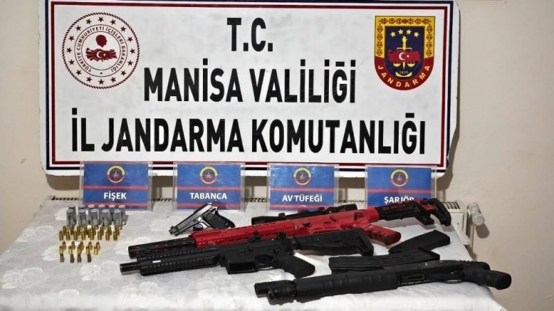 Eğlence mekanlarından tabanca ve tüfek çıktı