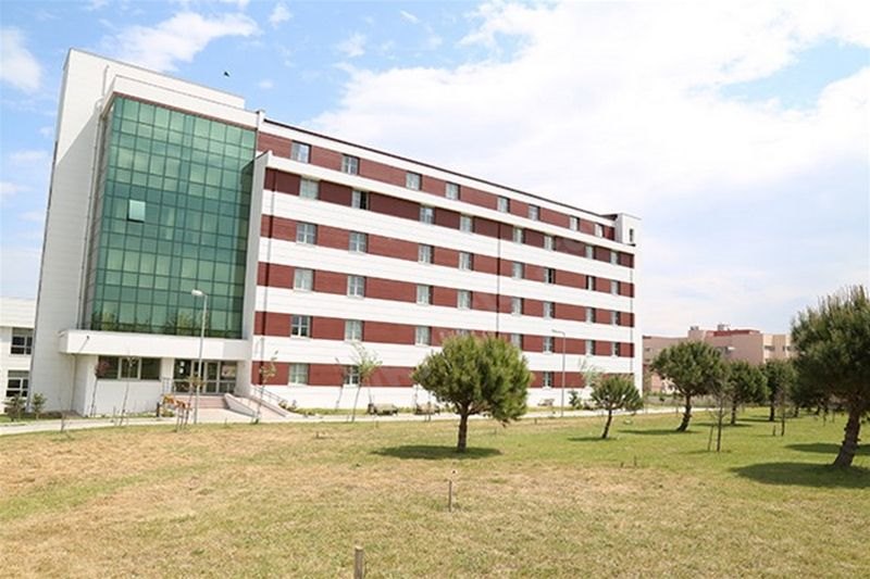 İntihar şüphesi var, yurdun 3. katından düşerek hayatını kaybetti