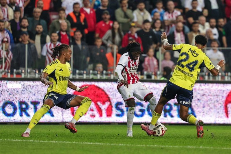 Fenerbahçe, Samsun’da 1 puana razı oldu