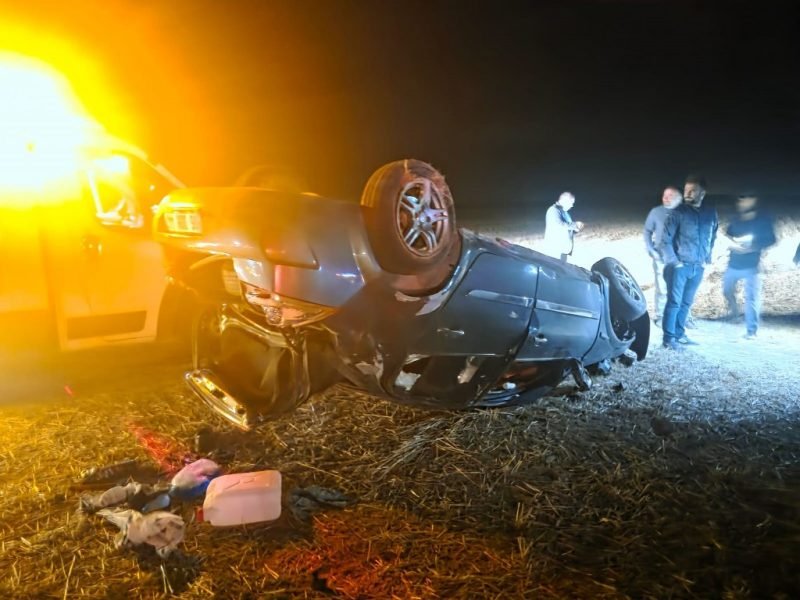 Otomobil takla attı: 2 yaralı