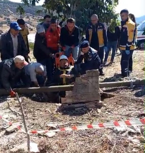 Kuyuya  düşen vatandaş  ekipler tarafından kurtarıldı