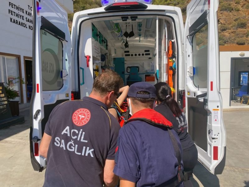 Fethiye’de Yatta yaralanan vatandaşa Sahil Güvenlik’ten tıbbi tahliye