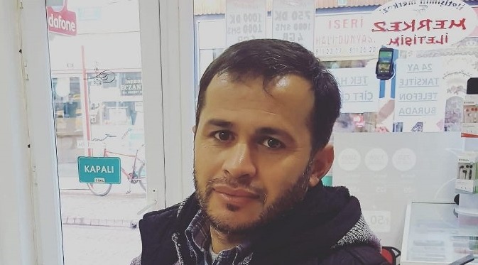 Traktör ile kazan arasına sıkışan köy muhtarı hayatını kaybetti