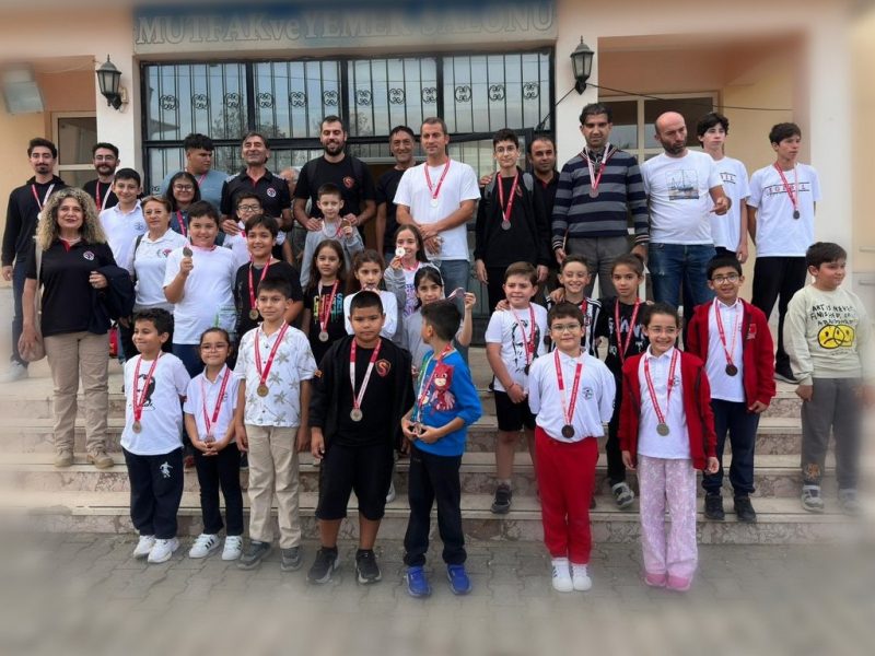  Köyceğiz’de satranç turnuvasında yarıştılar