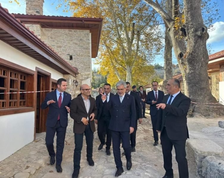 Bakan Yardımcısı Yelkenci, Stratonikeia Antik Kenti’ni gezdi