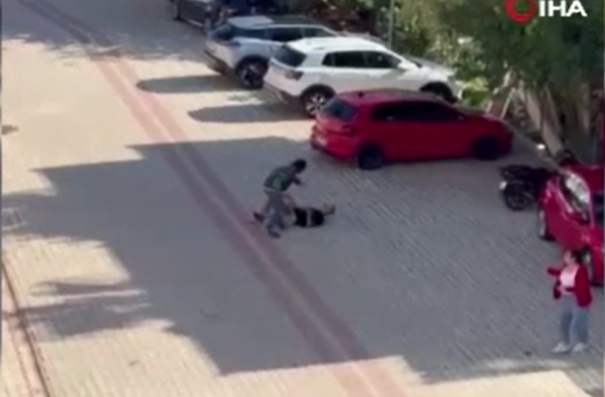 “Annemle ilişkin var” diye defalarca bıçaklayıp öldürdü