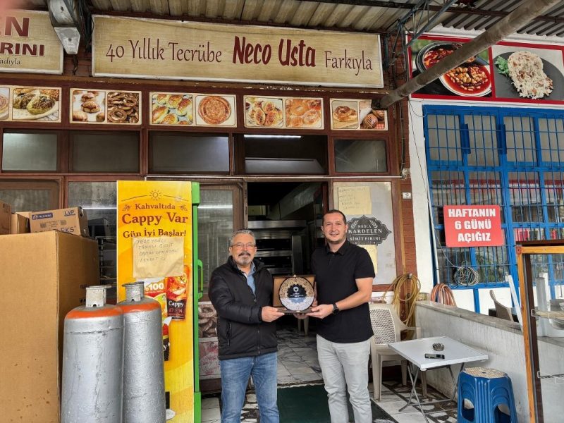  Hayırsever esnaftan Datça Devlet Hastanesi’ne katkı