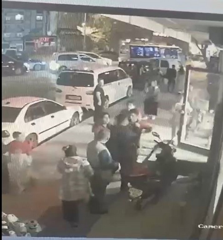 Engelli adama bıçaklı saldırı