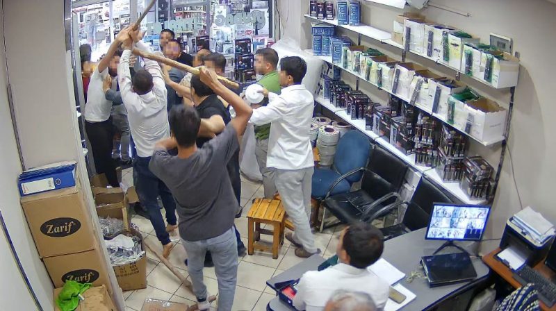 Haraç iddiasıyla çıkan kavgada ortalık savaş alanına döndü