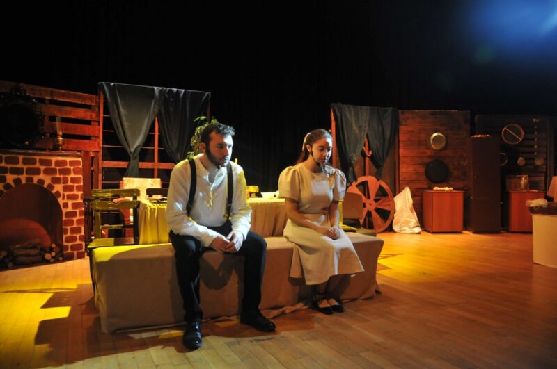 Üniversitelilerin sahnelediği “Matmazel Julie” seyirciyle buluştu