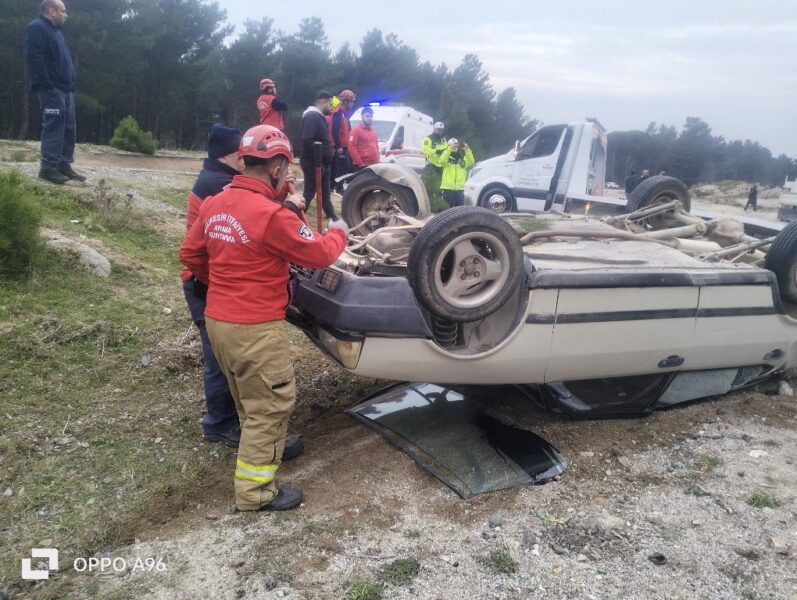 Kontrolden çıkan otomobil şarampole devrildi: 4 yaralı