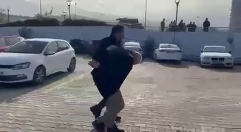 Husumetlisini ezerek öldürmeye çalıştı