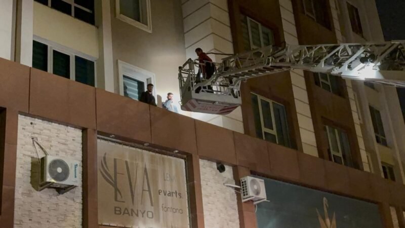 3’üncü kattan çarşafla indiler: 2 gözaltı