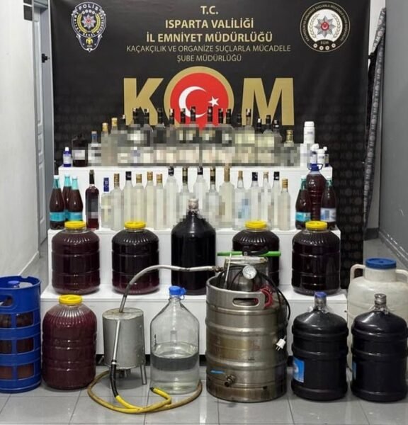 Üç ayrı adreste toplam 577 litre el yapımı alkol ele geçirildi