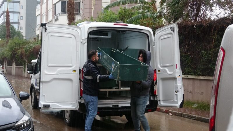 Antalya’da yaşlı kadın evinde ölü bulundu