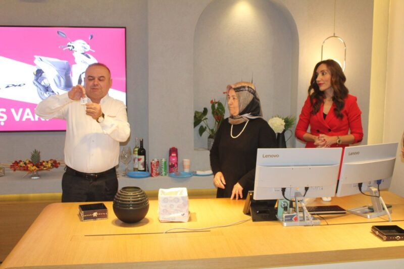 Müşterileri için motosiklet çekilişi yapıldı