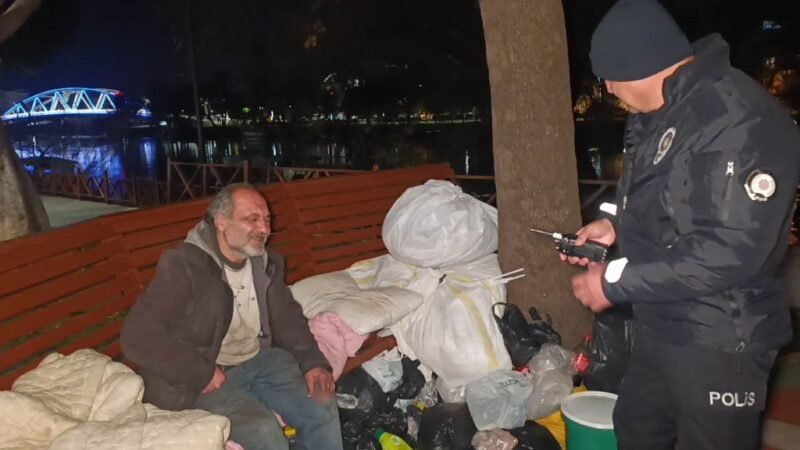 Kurumlar seferber oldu, o ise bankta yatmayı tercih etti