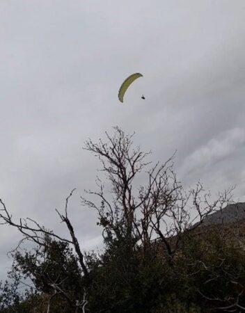 Yamaç Paraşütçüsüne Çay Daveti