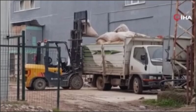 Forkliftten düşen işçi hayatını kaybetti