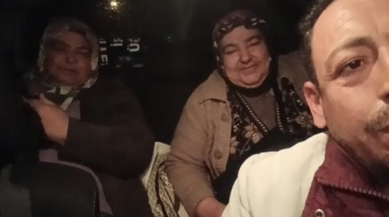 Karda mahsur kalan iki kadını ekipler kurtardı